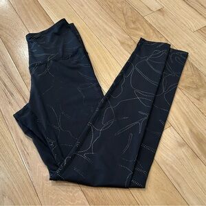Beyond Yoga Limited Edition Black with Geometric Spot Design Leggings - Size XS